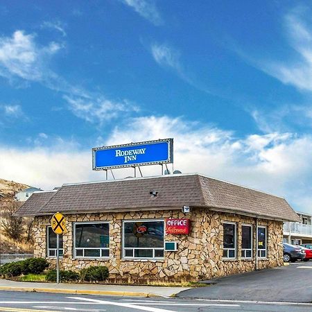 ארלינגטון Rodeway Inn & Suites מראה חיצוני תמונה