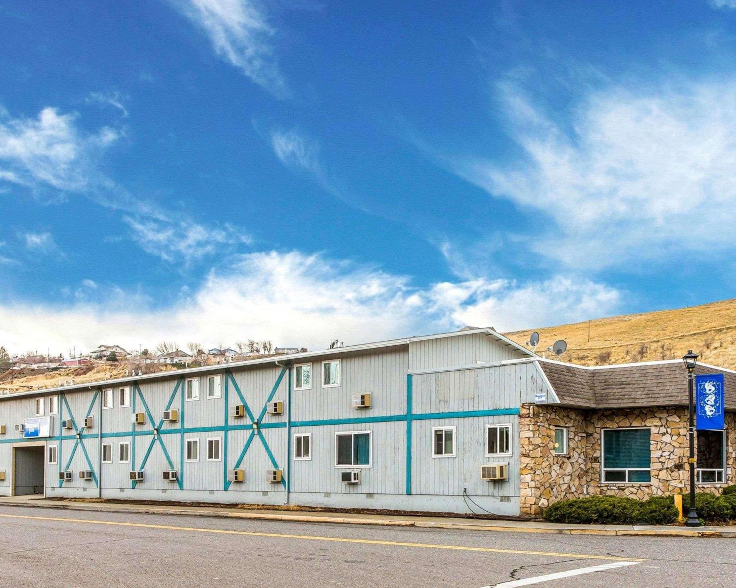 ארלינגטון Rodeway Inn & Suites מראה חיצוני תמונה
