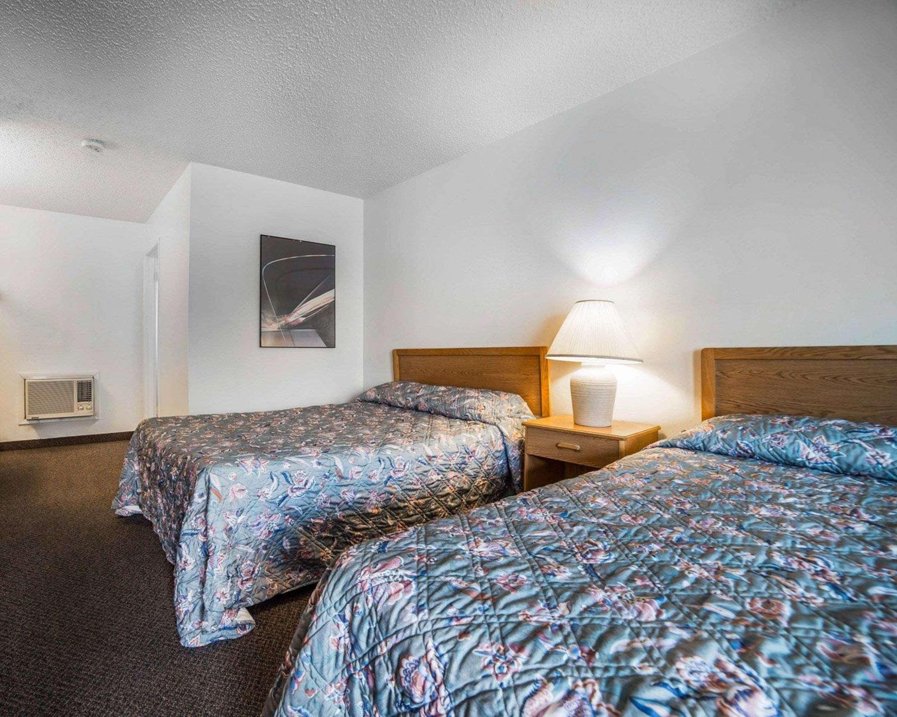 ארלינגטון Rodeway Inn & Suites מראה חיצוני תמונה