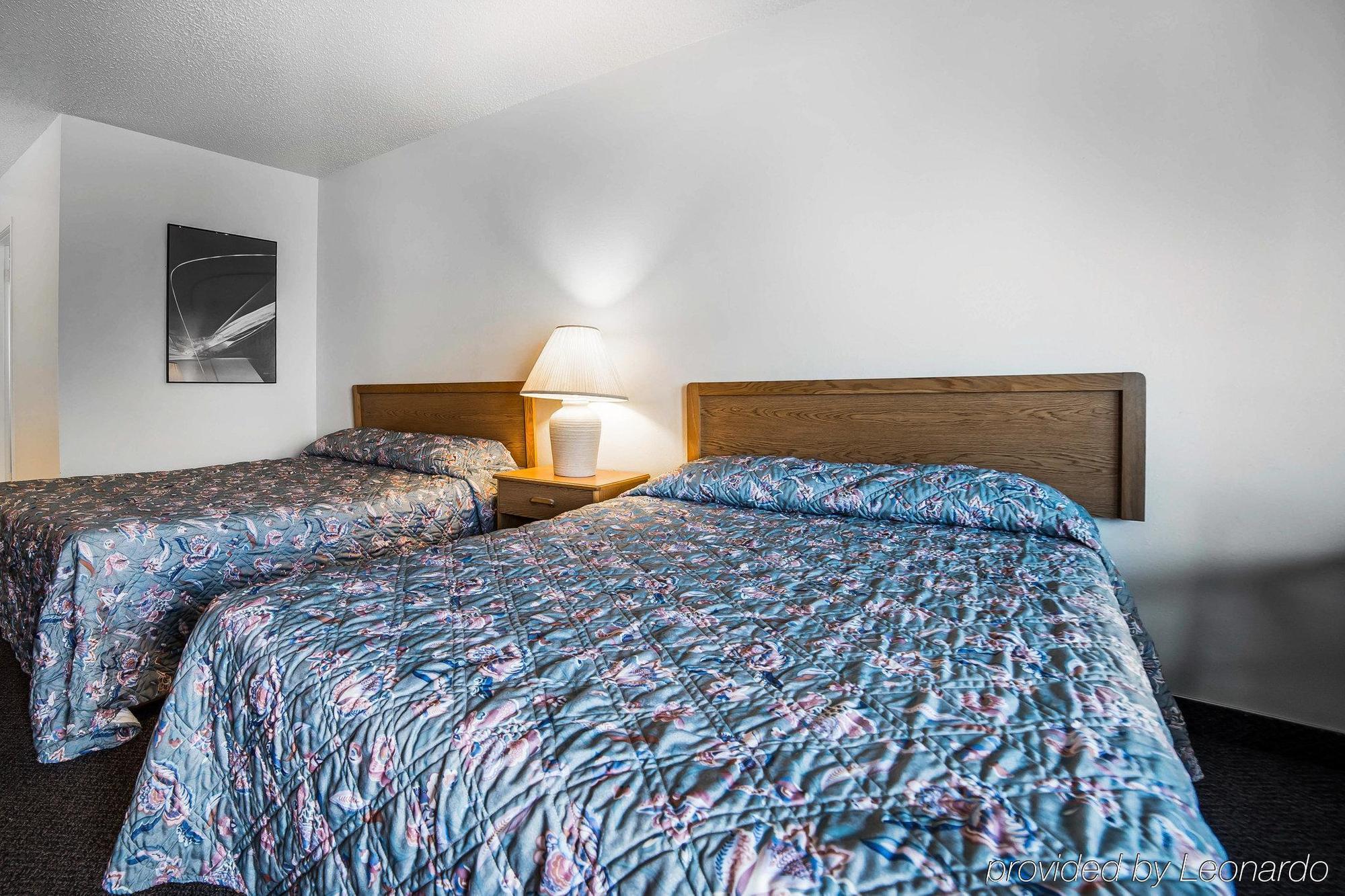 ארלינגטון Rodeway Inn & Suites מראה חיצוני תמונה