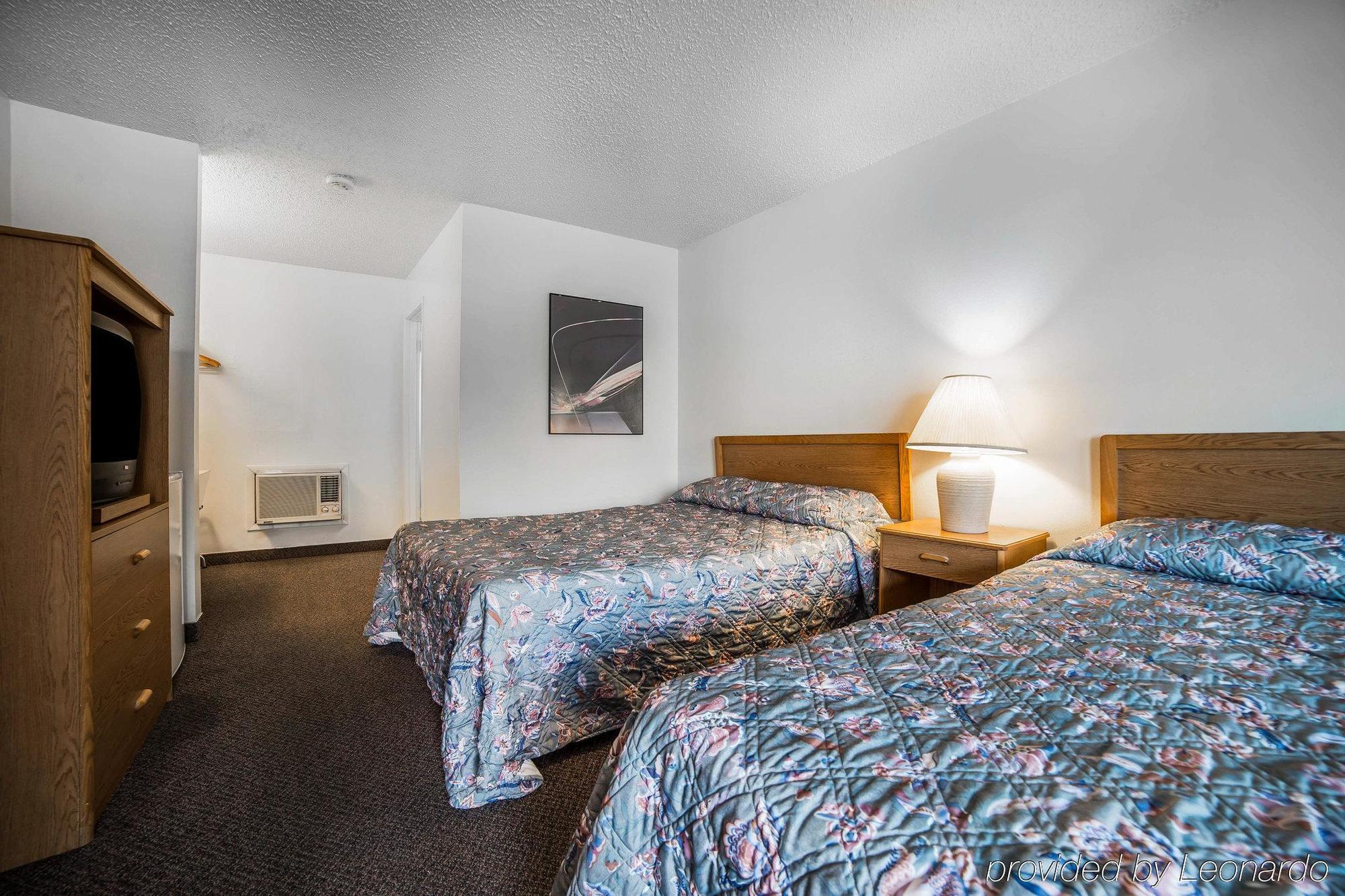 ארלינגטון Rodeway Inn & Suites מראה חיצוני תמונה