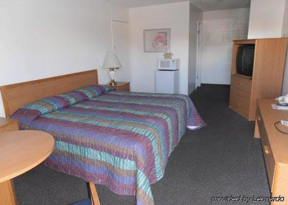 ארלינגטון Rodeway Inn & Suites מראה חיצוני תמונה